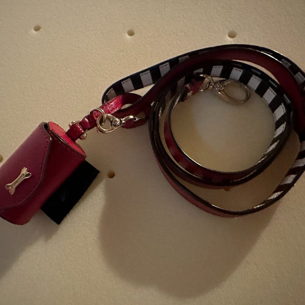 RARE HENRI BENDEL West 57th Saffiano Leather Red Stripe Dog Leash PoopBag Holder